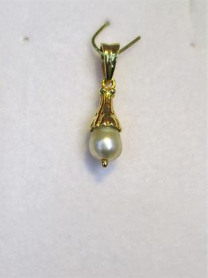 Natural Basra Pearl Pendant 1+ carat 7mm