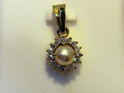 Natural Pearl Pendant