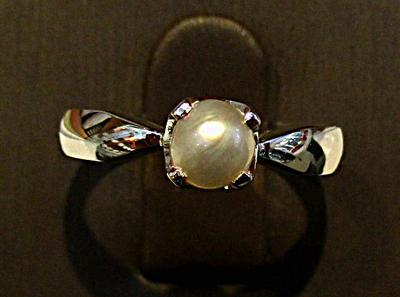 Natural Basra Pearl Ring in 18K Gold