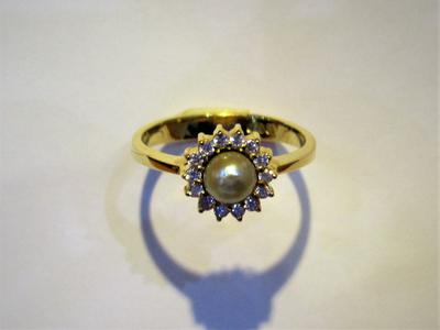 Natural Basra Pearl Ring With Diamonds 18k Gold
