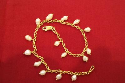 Natural Basra Pearls Bracelet - 18 ct Gold