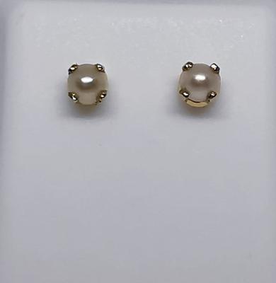 Natural Basra Pearls Pair 4mm