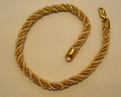 Natural Basra Seed Pearls Bracelet - 21 ct Gold