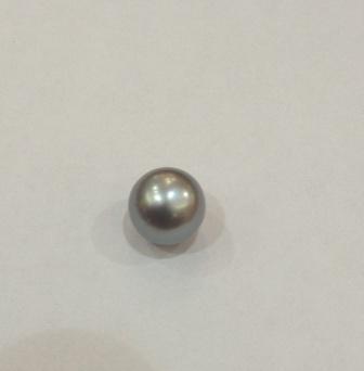 Natural Black Pearl 1.99 carat