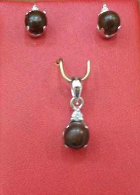 Natural Black Pearl Pendant & Earring Set 