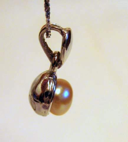Oriental pearl necklace pendant