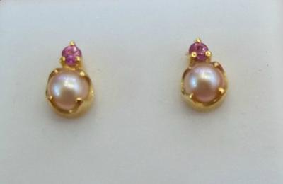 Natural Pearl Earrings - 18K Gold