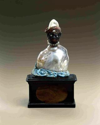 Natural Pearl - Mohr with a black puffed face