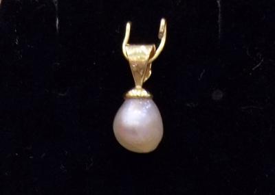 Natural Pearl Pendant - 18K Gold