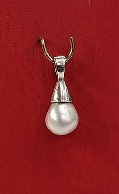 Natural Pearl Pendant Basra Pearl from Persian Gulf 2 carats