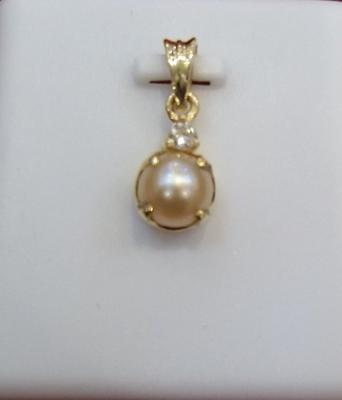 Natural Pearl Pendant with Diamond on 18K Gold