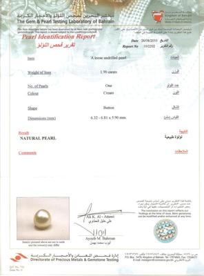 Natural pearl pendant with Diamonds Certificate