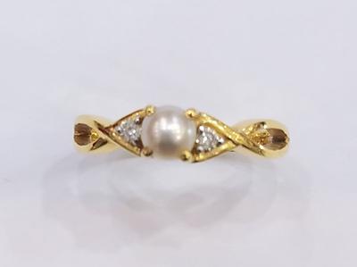 Natural Pearl Ring Basra Pearl and Diamonds