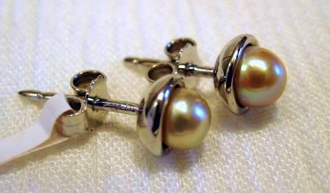 Natural Saltwater Pearl Stud Earrings Natural Saltwater Pearl Stud Earrings