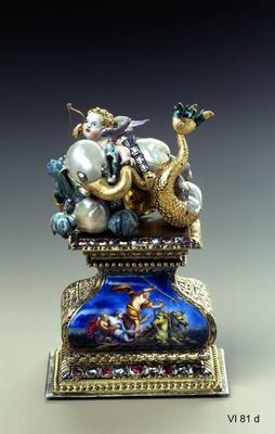 Natural Pearl Sea Elephant with Cupid