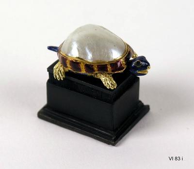 Natural Pearl Turtle Sculpture
