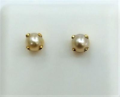 Natural Pearls Simple Four Prong Earrings