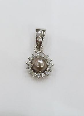 Natural Pinkish-Grey Pearl with Diamonds