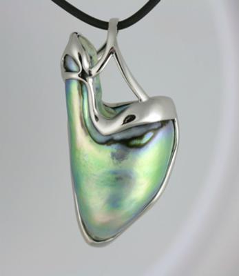 84 ct abalone pearl pendant on 14K white gold