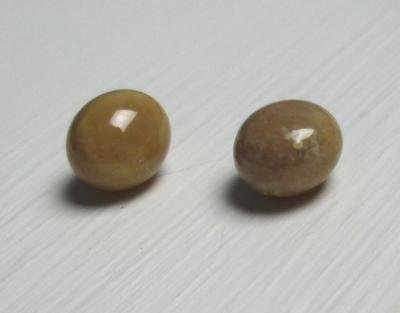 Pair Conch Pearls Brown Near Round