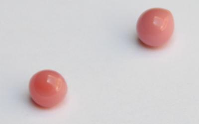 Conch pearl pair 2.15 carats total