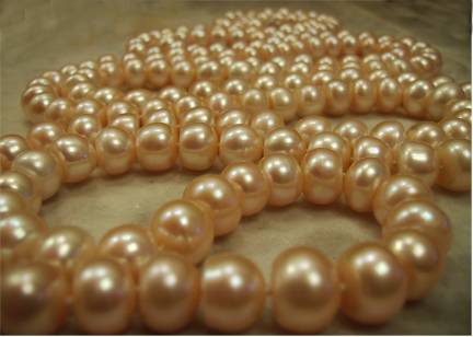 peach pearl rope necklace