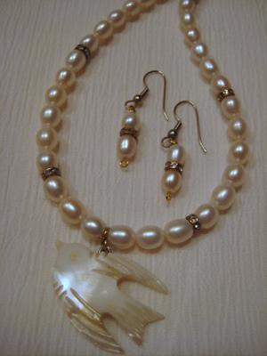 Pearly Dove Necklace