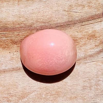 Pink Conch Pearl with Flame 9+ carats - Rare and Exquisite