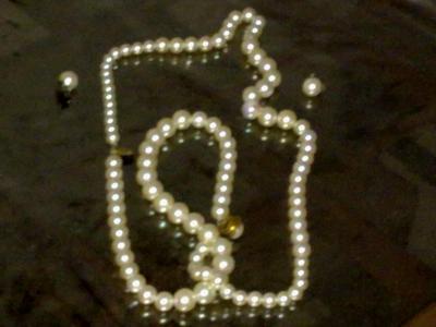 pearl necklace