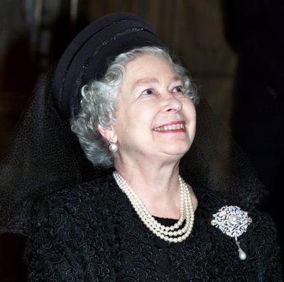 Richmond Brooch with Pearl Drop