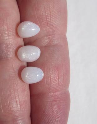 Set of 3 Clam Pearls Oval Full Flame 7+ carats Total