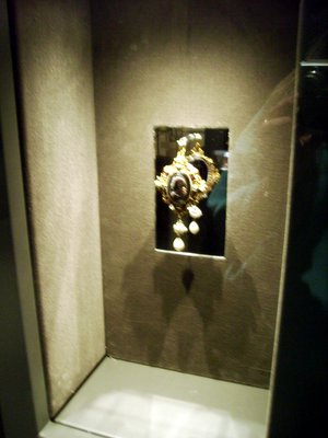 sir-francis-drake-jewel-and-queen-elizabeth-I-miniature sir-francis-drake-jewel-and-queen-elizabeth-I-miniature