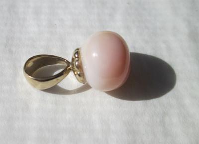Superb Conch Pearl 4+ Carats 8mm Button Shape on 14k Gold