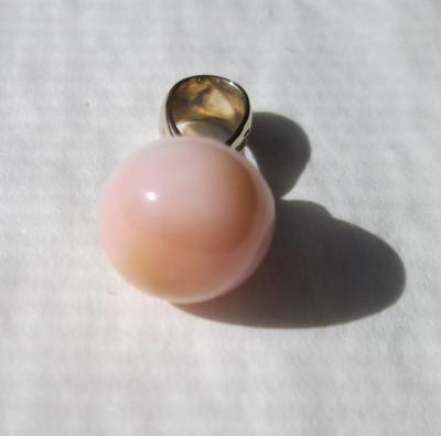 Superb Conch Pearl 4+ Carats 8mm Button Shape on 14k Gold