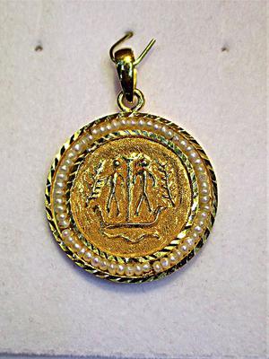 The Dilmun Seal Pearls Pendant