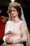 GLORIA VON THURN UND TAXIS WEARING THE PEARL TIARA ON HER WEDDING DAY, 1980