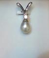 Natural Basra 1+ct Pearl Pendant with Diamond for Sale