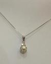 Natural pearl pendant with Diamonds 