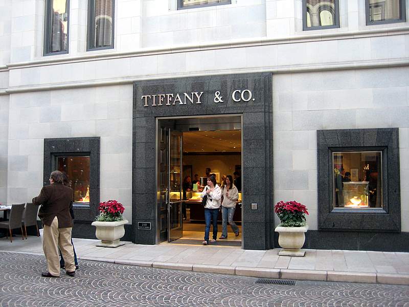 Tiffany & Co Beverly Hills Top Entrance