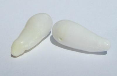 Two Long Drop Shaped Clam Pearls - 10 carats Total for Sale