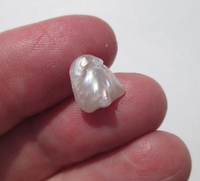 USA Natural 3+ carat Freshwater Baroque Pearl Two Toned