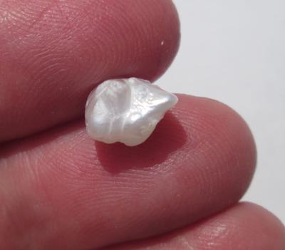 USA Natural 3+ carat Freshwater Baroque Pearl Two Toned