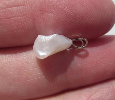 USA Natural Freshwater Baroque Pearl Pendant 10mm