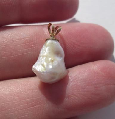 USA Natural Pearl 5+ carat Pendant 14k Gold Baroque