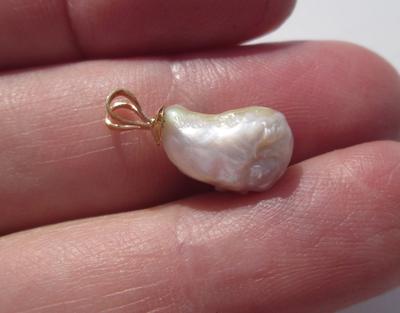 USA Natural Pearl 5+ carat Pendant 14k Gold Baroque