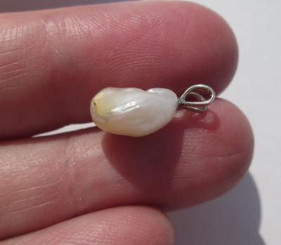 USA Natural Pearl Freshwater 3+ carats Baroque Pendant