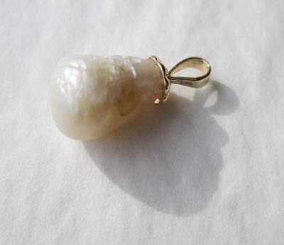 USA Natural Pearl Pendant 11mm on 14k Gold