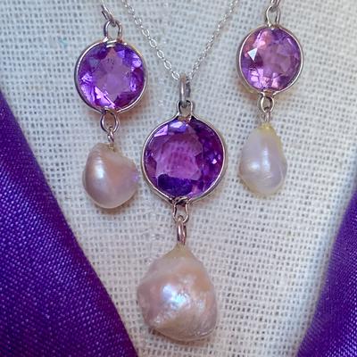 USA Natural Pearls Necklace & Earrings with Amethysts