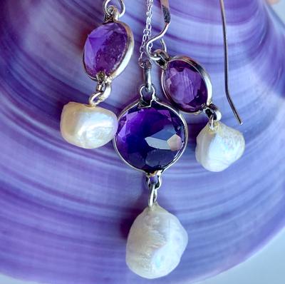 USA Natural Pearls Necklace & Earrings with Amethysts