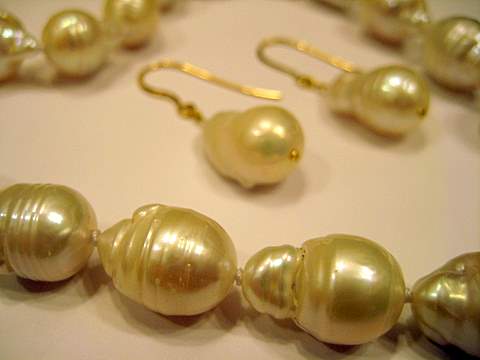 White Baroque Pearl Necklace